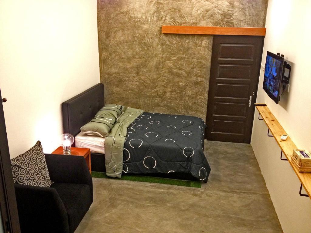 Roomies Penang Batu Ferringhi Room photo